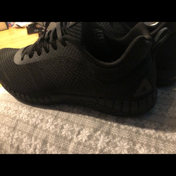 Men’s Reebok - Picture 2 of 4